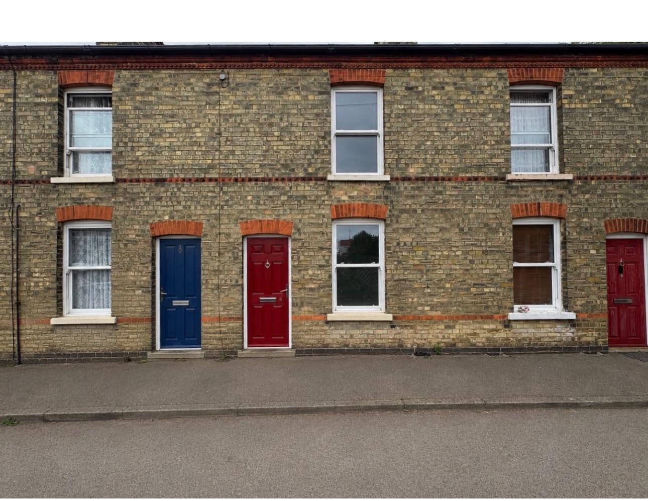 2 bed House - Mid Terrace To Let