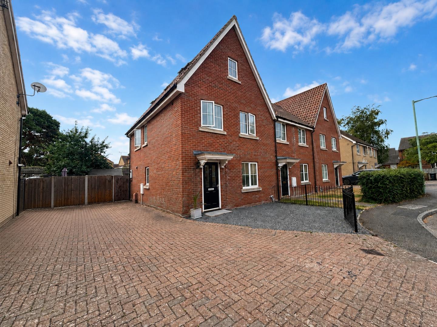 Elmcroft close